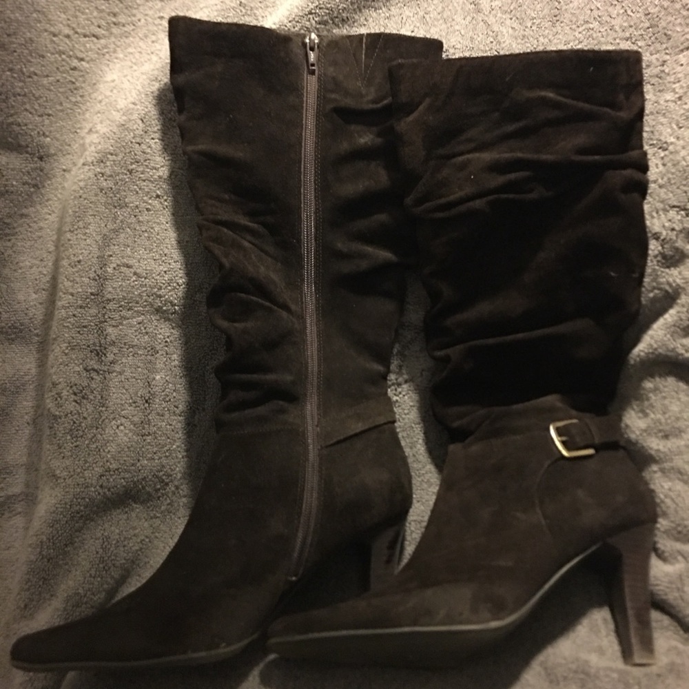 Boots - Picture 5 of 6